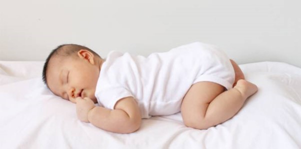 Ingat, Bayi Tak Perlu Bantal untuk Tidur!