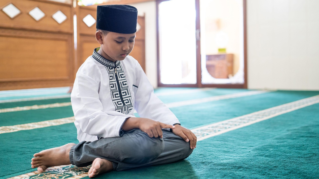 Tumbuhkan Rasa Cinta Ibadah Sejak Dini