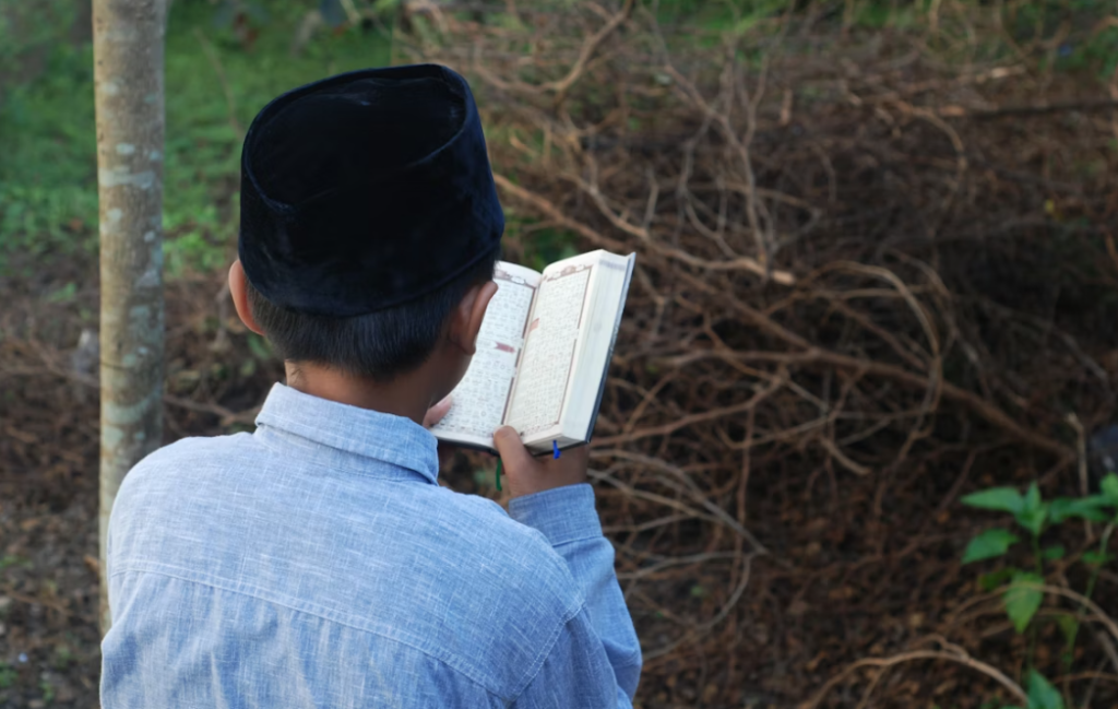 Jangan Lupa, Yuk Biasakan Si Kecil Membaca Al-Qur’an Selama Ramadhan