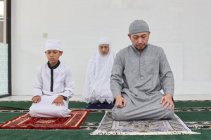 Hangatnya Rumah yang Dihidupkan dengan Shalat Berjamaah