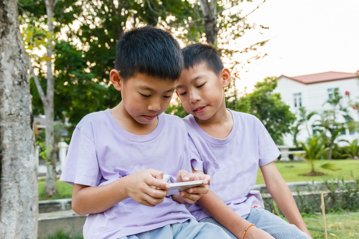 Ajak Si Kecil Bijak Bermedia Sosial, Orang Tua Punya Peran Besar